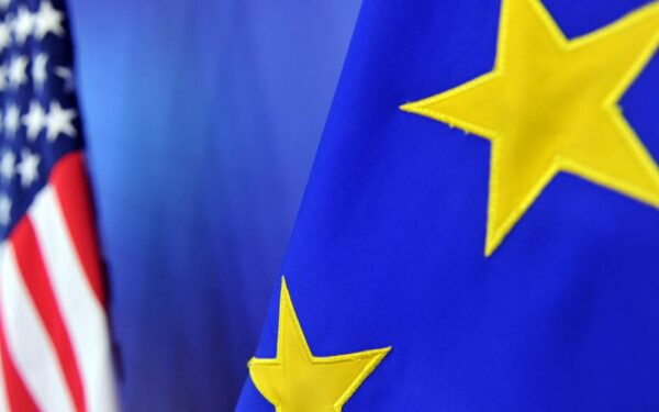 JAV spaudžia Europą: delsimas gali sužlugdyti 750 mlrd. dolerių vertės susitarimą