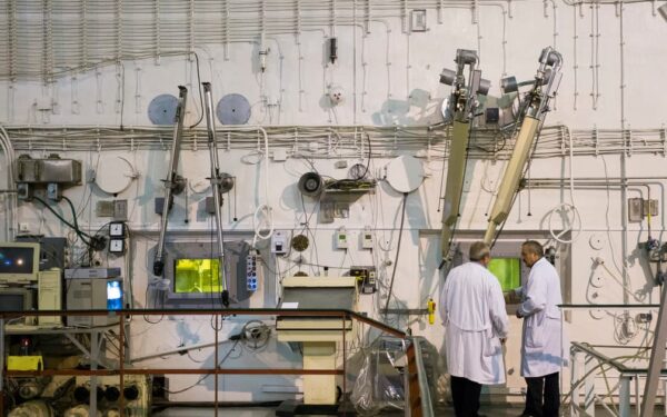 Pėdsakai veda į Iraną: Lenkijoje sujudimas dėl atakos prieš branduolinį centrą