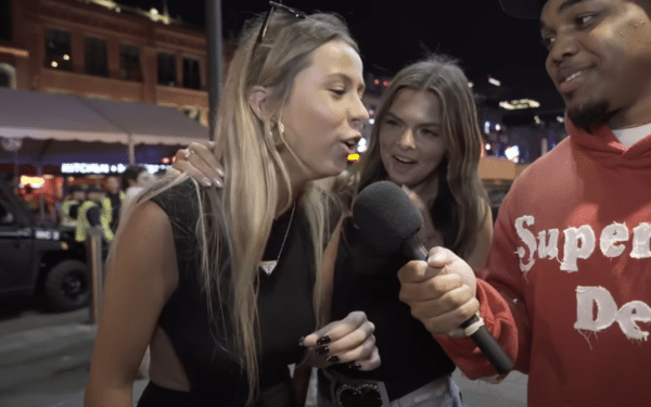 Ar tai buvo klaida? „Hawk Tuah“ mergina po kripto fiasko prabilo apie spaudimą