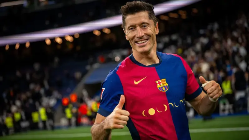 Stulbinančios futbolo žvaigždės pajamos: sužinokite, kiek uždirba vos per parą