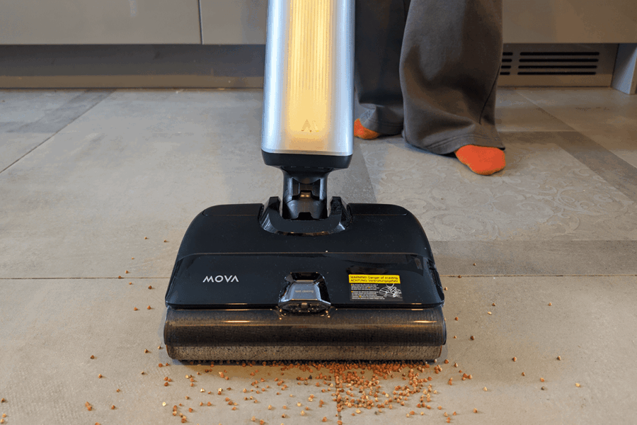 „MOVA X4 Pro“ plaunantis siurblys. Lukas Snarskis nuotr.