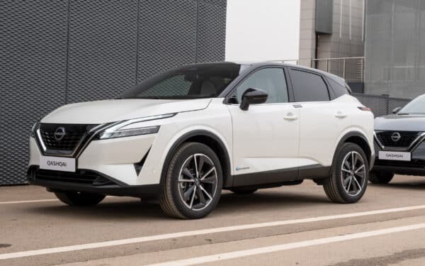 Ar keičiasi pasaulinė automobilių rinka? „Nissan“ žengia netikėtą žingsnį