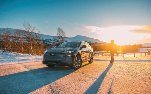 „Subaru“ pristato atnaujintą visiškai elektrinį „Solterra“ automobilio modelį