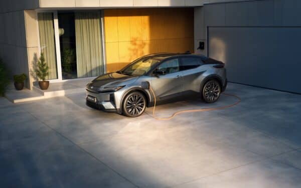 Perkate senesnį aukštesnės klasės automobilį? Štai kur dažniausiai suklystama