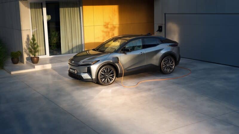 Perkate senesnį aukštesnės klasės automobilį? Štai kur dažniausiai suklystama