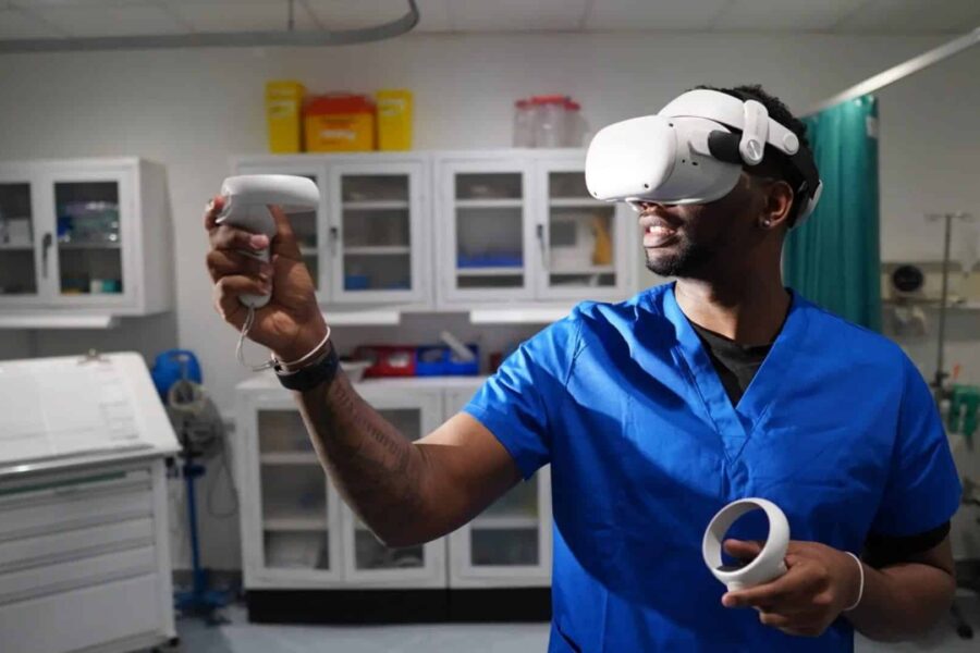 Ketina pakeisti medikų mokymus: „Oxford Medical Simulation“ gavo 5,78 mln. eurų