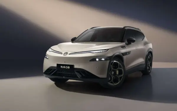 VW ir „Xpeng“ pristato bendrą projektą, pirmasis elektromobilis pasiekė gamybos linijas
