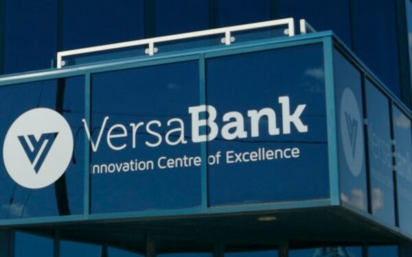 Keičiamas supratimas apie bankus: „VersaBank“ siūlo nestandartinį valiutų keitimą