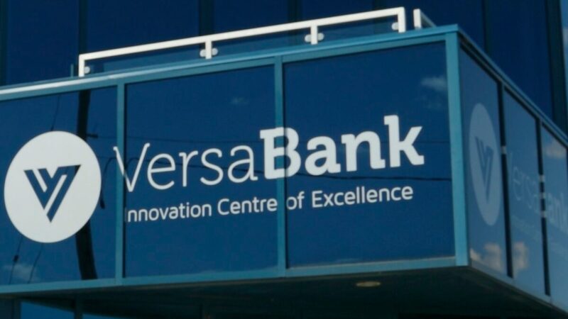 Keičiamas supratimas apie bankus: „VersaBank“ siūlo nestandartinį valiutų keitimą