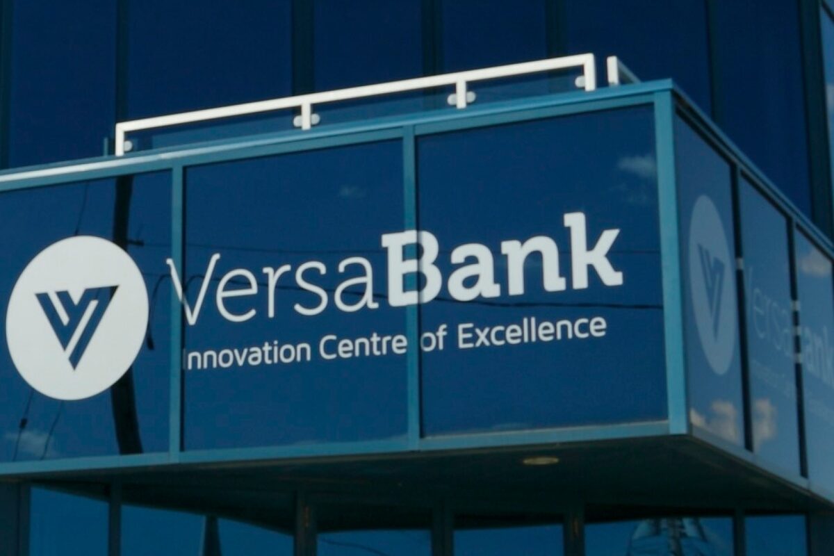 Keičiamas supratimas apie bankus: „VersaBank“ siūlo nestandartinį valiutų keitimą