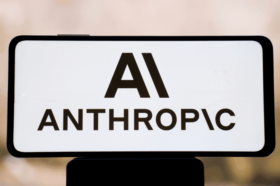 DI lyderių lenktynės Londone: „Anthropic“ plečiasi iki 800 darbuotojų ir vejasi „OpenAI“