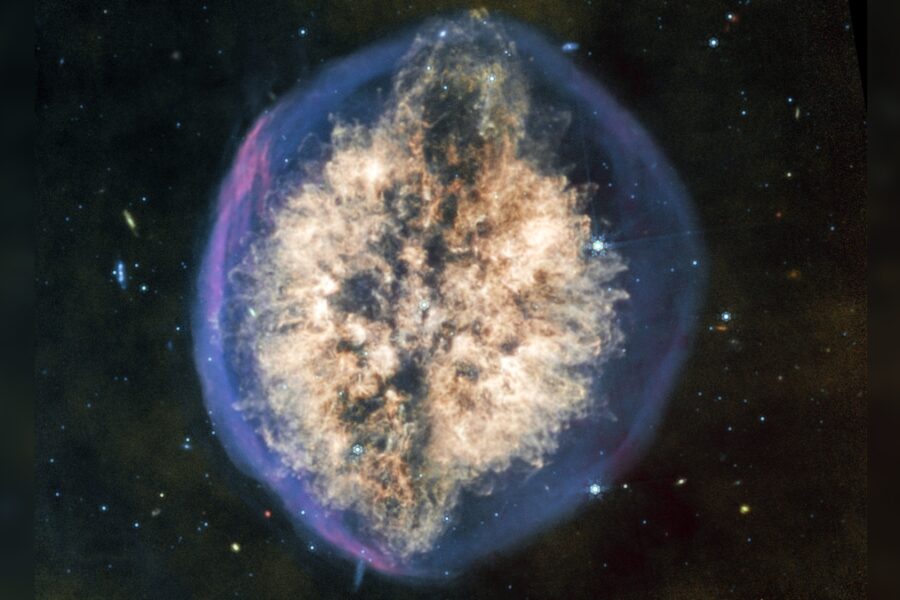 Astronomai nustėro: kosmose aptiktas ūkas atrodo lyg milžiniškos smegenys kaukolėje