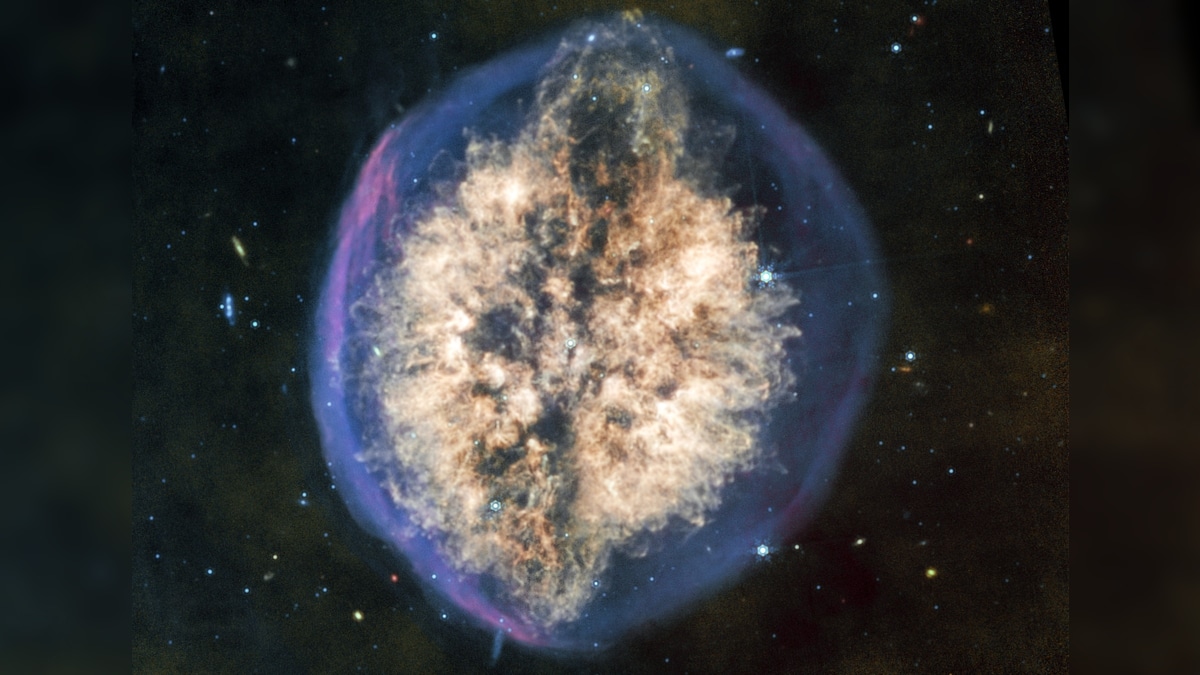 Astronomai nustėro: kosmose aptiktas ūkas atrodo lyg milžiniškos smegenys kaukolėje
