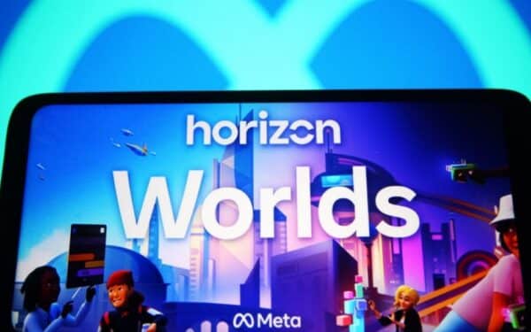 „Meta” pakeitė kursą: „Horizon Worlds” VR platforma kol kas nebus uždaryta