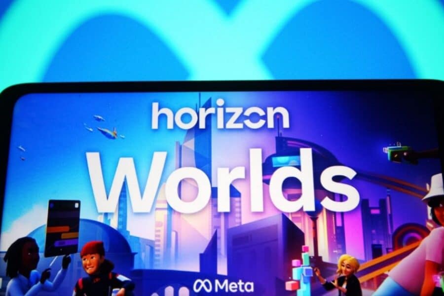 „Meta” pakeitė kursą: „Horizon Worlds” VR platforma kol kas nebus uždaryta