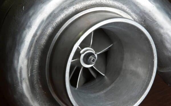 Atsinaujinanti energetika žengia į jūrą: potvynių turbina gamina elektrą 2 tūkst. namų ūkių