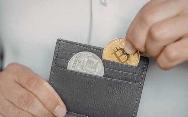 Kriptovaliutos nebėra tik spekuliacija: 12% australų jomis moka už pirkinius