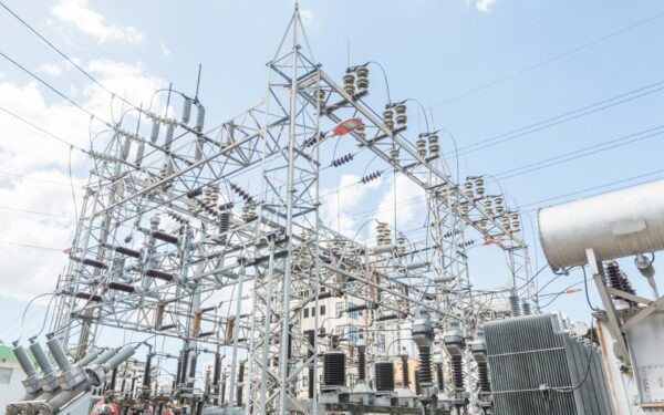 EK patvirtino paramos Rumunijai paketą, kuris gali pakeisti šalies elektros rinką