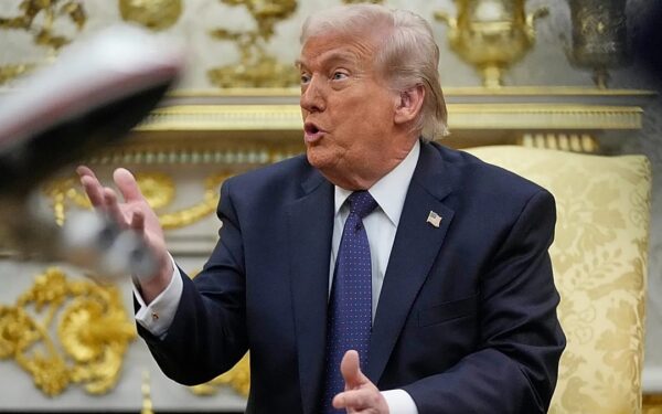 Trumpas apie karą Ukrainoje: Putinas pasirengęs deryboms, spaudimas tenka Zelenskiui