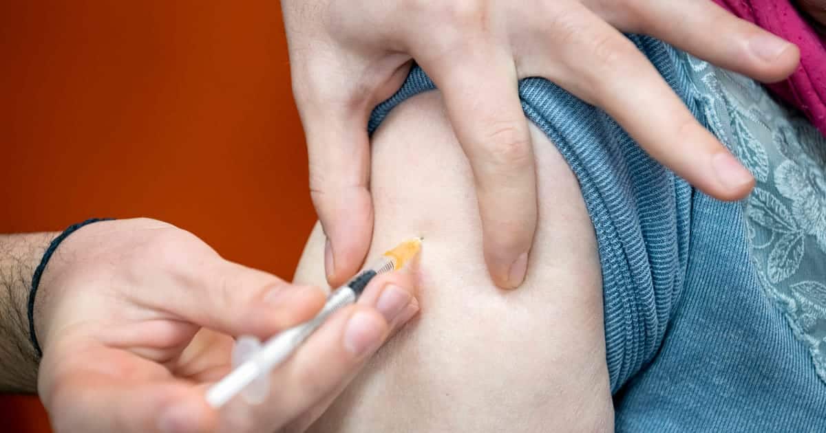 „Pfizergate“ skandalas plečiasi: Komisija atsisako atskleisti vakcinų derybininkų pavardes