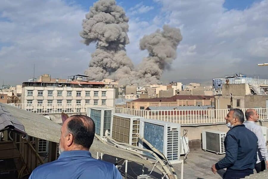 Europa ant parako statinės: JAV ir Izraelio smūgis Iranui grasina įtraukti visą regioną