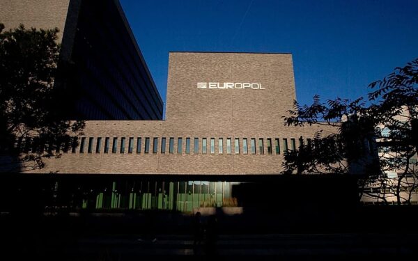 Milžiniška įtampa Europoje: gyventojai įspėjami apie ženkliai išaugusias grėsmes