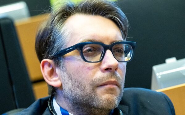 EP Aplinkos komiteto pirmininkas: karas Artimuosiuose Rytuose įrodo ES Žaliojo kurso būtinybę