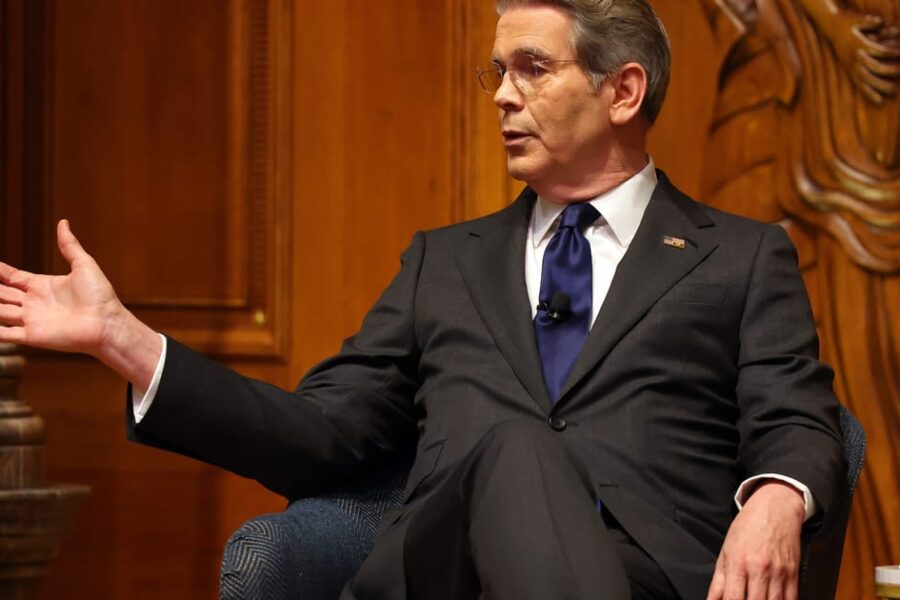 JAV iždo sekretorė pratrūko: kaltina Ispaniją sąmoningai rizikuojant amerikiečių gyvybėmis