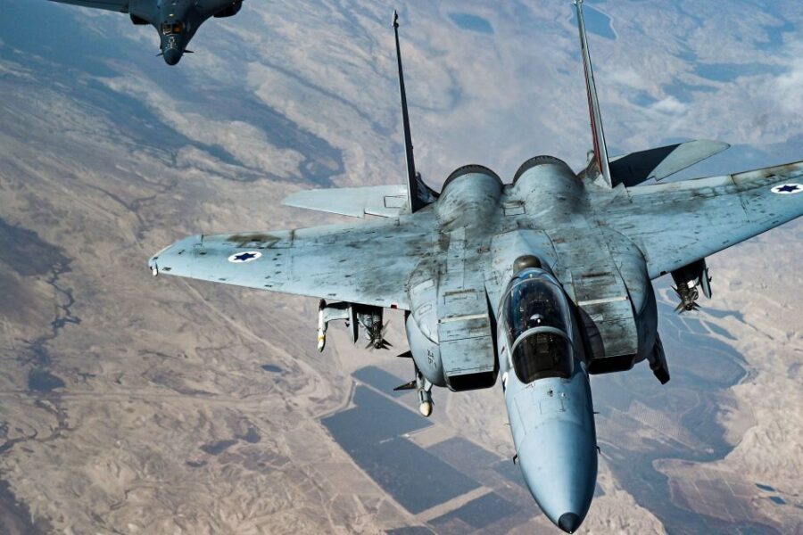 Kuveito pilotas per klaidą numušė tris JAV naikintuvus F-15 – visi pilotai katapultavosi sėkmingai