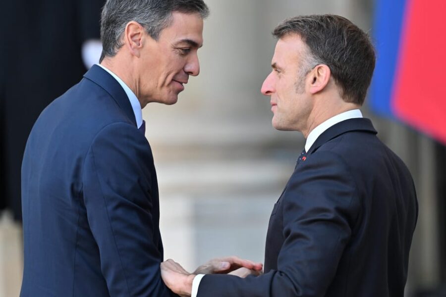 Prancūzija ir Ispanija vienijasi prieš Trumpą: Macronas žada ES solidarumą dėl prekybos grasinimų