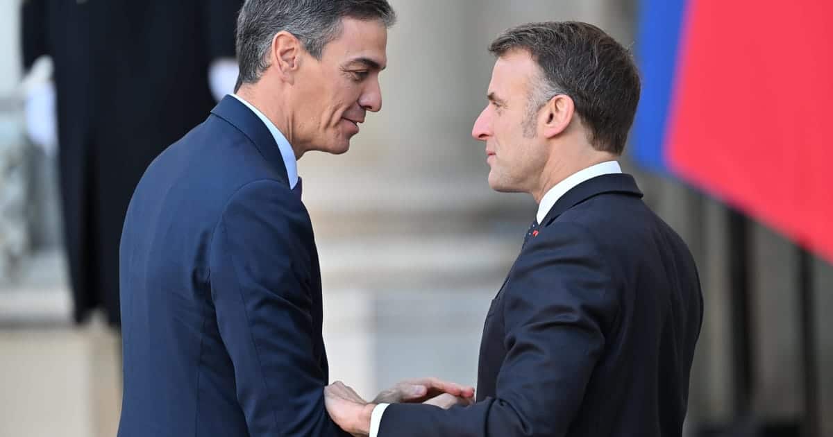 Prancūzija ir Ispanija vienijasi prieš Trumpą: Macronas žada ES solidarumą dėl prekybos grasinimų