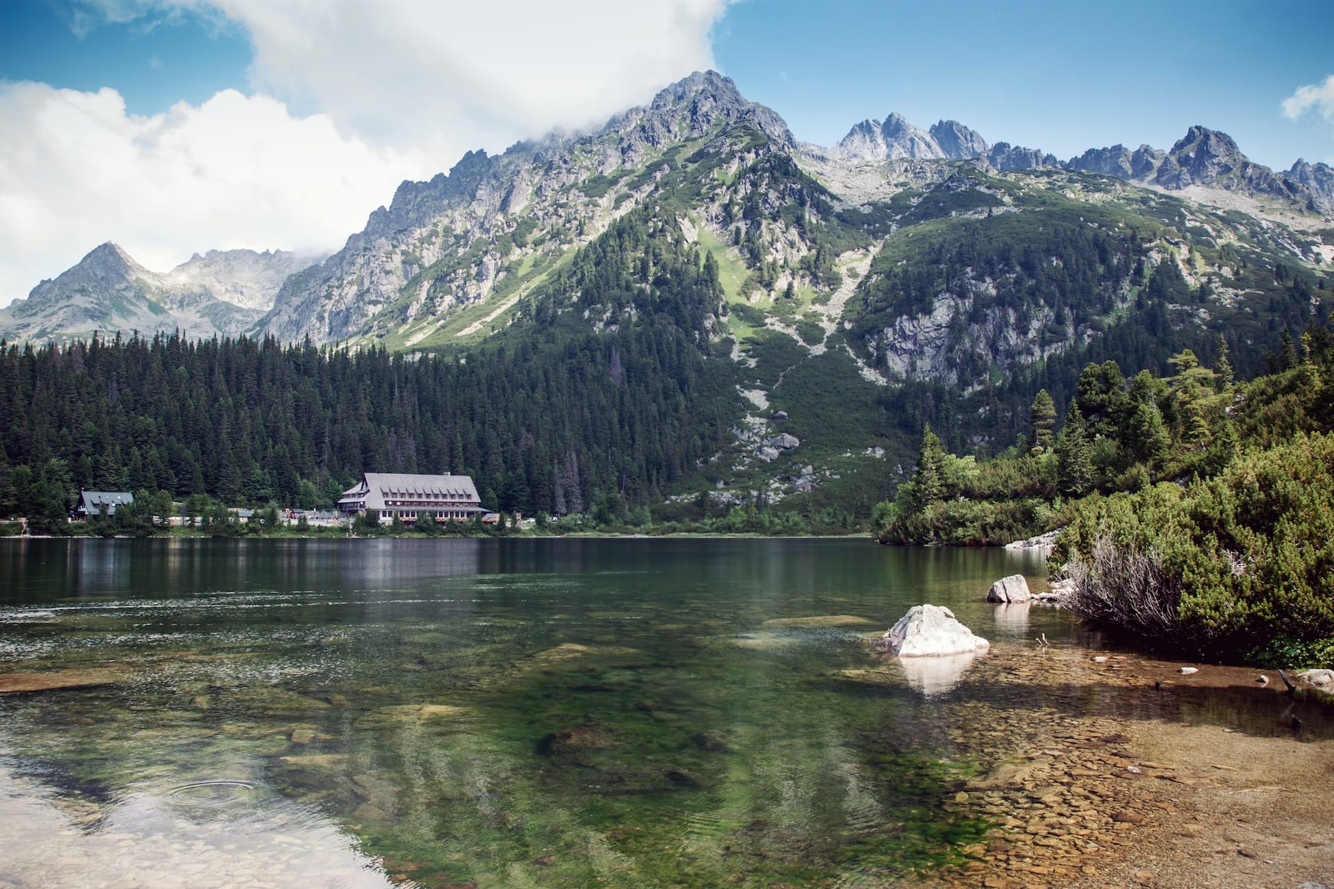 Degalų turizmas Slovakijoje: svarstoma įvesti pirkimo limitus užsieniečiams