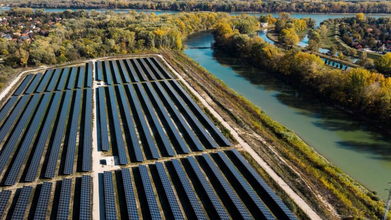 Vengrija tapo saulės energijos lydere: sektoriaus galia išaugo tūkstančius kartų