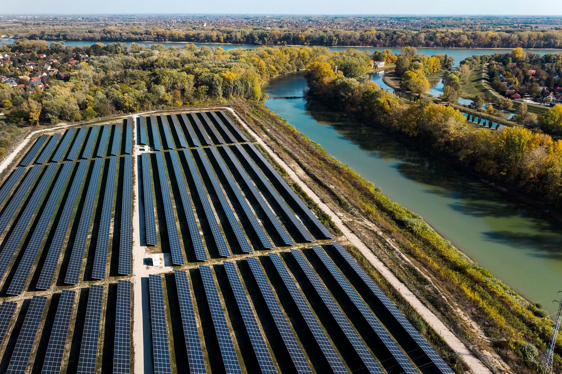 Vengrija tapo saulės energijos lydere: sektoriaus galia išaugo tūkstančius kartų