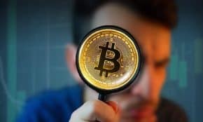 Bitcoin kaina reaguoja į naftos kainų šuolį po JAV ir Izraelio smūgių Iranui