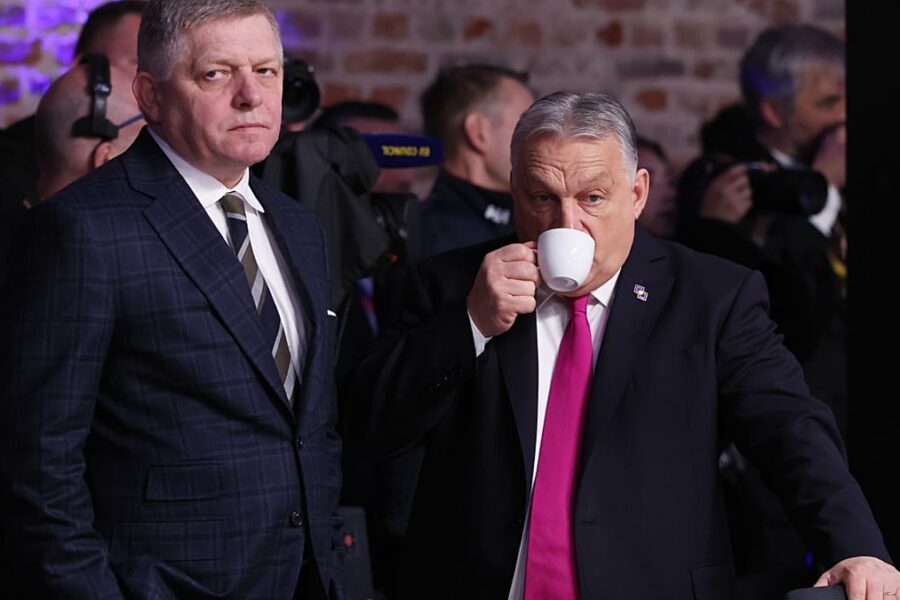 Ukraina kaltina Vengriją pasisavinus milijonus ir sulaikius banko darbuotojus