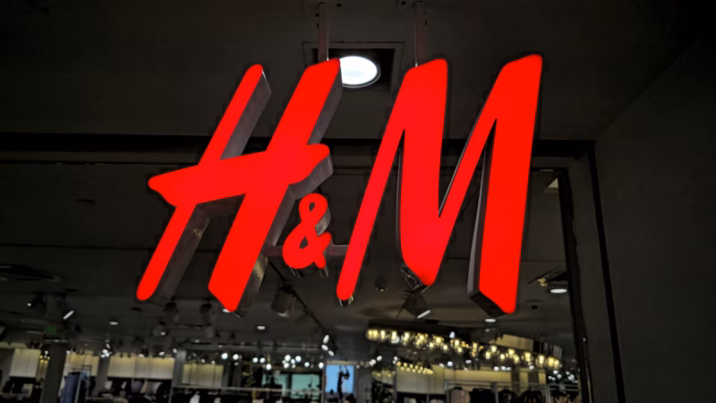 „H&M“ užveria parduotuves: ekspertai jau kalba apie platesnius pokyčius rinkoje
