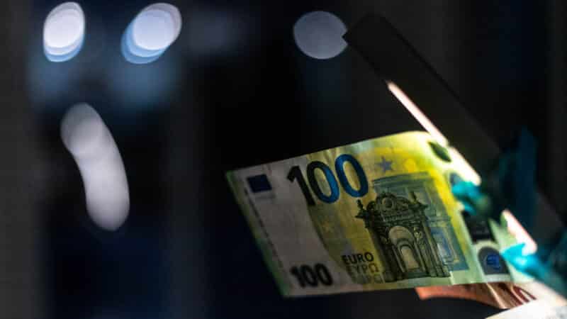 Karas sujaukė kelionių planus? Pasakė, kada atgausite pinigus ir ar priklauso kompensacija