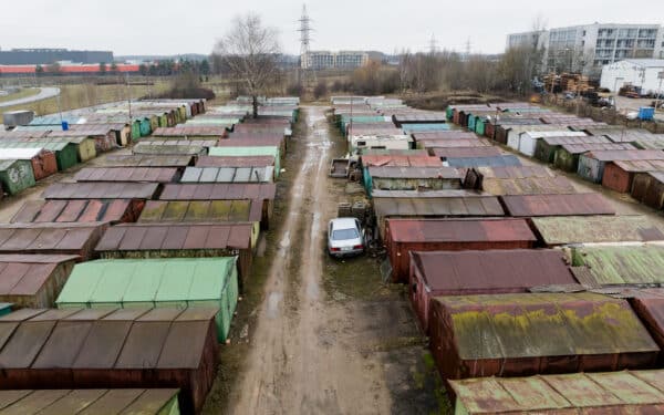 Aplinkosaugininkai surengė reidus, patikrinimai atskleidė tai, kas vyko garažuose