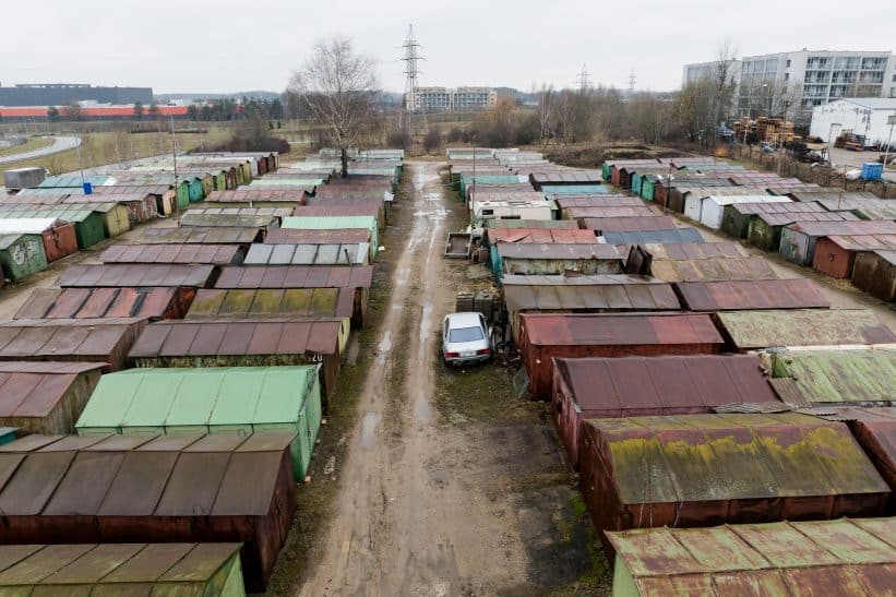 Metaliniai garažai. ELTA / Josvydas Elinskas