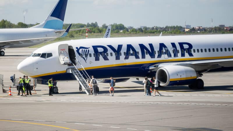 „Avia Solutions Group“ bendrovė BGS toliau tieks degalus oro linijoms „Ryanair“