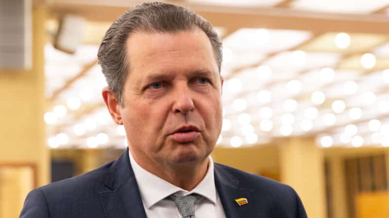 Konservatoriai prašo Antikorupcijos komisijos ištirti Gedvilo ryšius su degalinių verslu