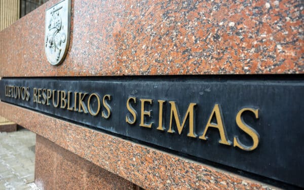 Investuotojams – nauja galimybė užsidirbti: valstybė didina gynybos obligacijų patrauklumą