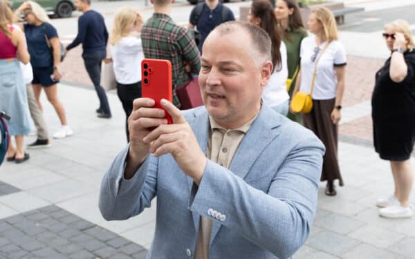 Istorija po kojomis: statybvietėje atidengta daugiau nei 10 metrų ilgio grindinio atkarpa