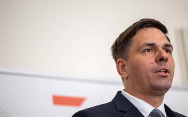 Adomavičius vėl įkliuvo: su apsimetėliu aptarė ryšius su „Gazprom“