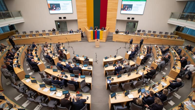 Seime startavo pavasario sesija: valdantieji žada svarbius sprendimus, opozicija kalba apie chaosą