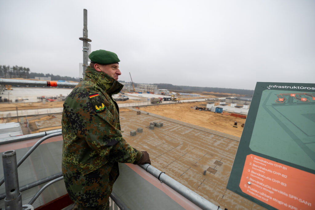 Rūdninkų karinio miestelio I etapo darbų įpusėjimo pristatymas. ELTA / Julius Kalinskas