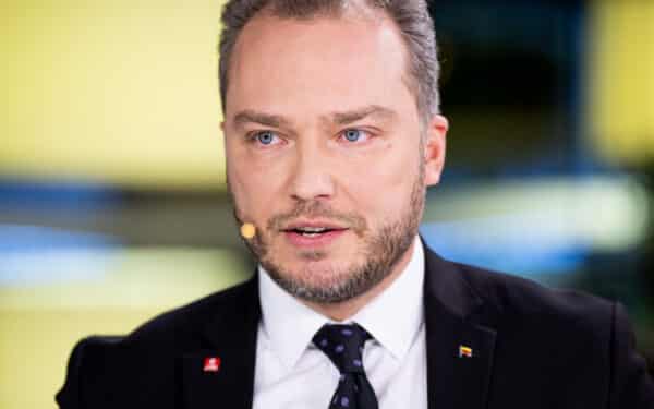 Susisiekimo ministras stabdo diskusijas: nemato poreikio ardyti rusišką vėžę į Kaliningradą