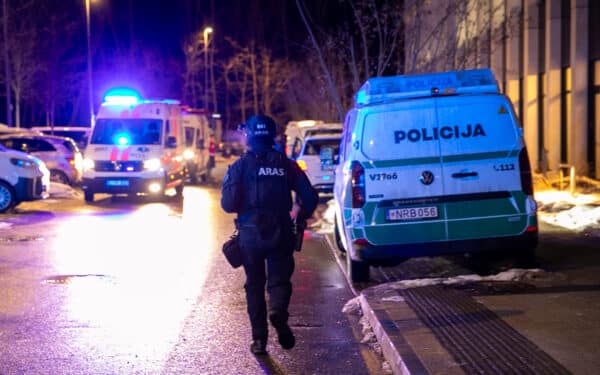 Didžiausias pasitikėjimas – policija ir kariuomene, mažiausias – Seimu ir Vyriausybe