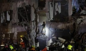 Irano raketa pataikė į pastatą Tel Avive. EPA-ELTA nuotr.